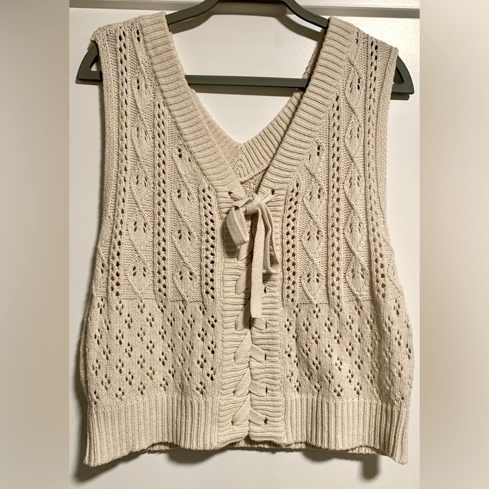 KAHLITA Sweater -Cream size Large - preowned